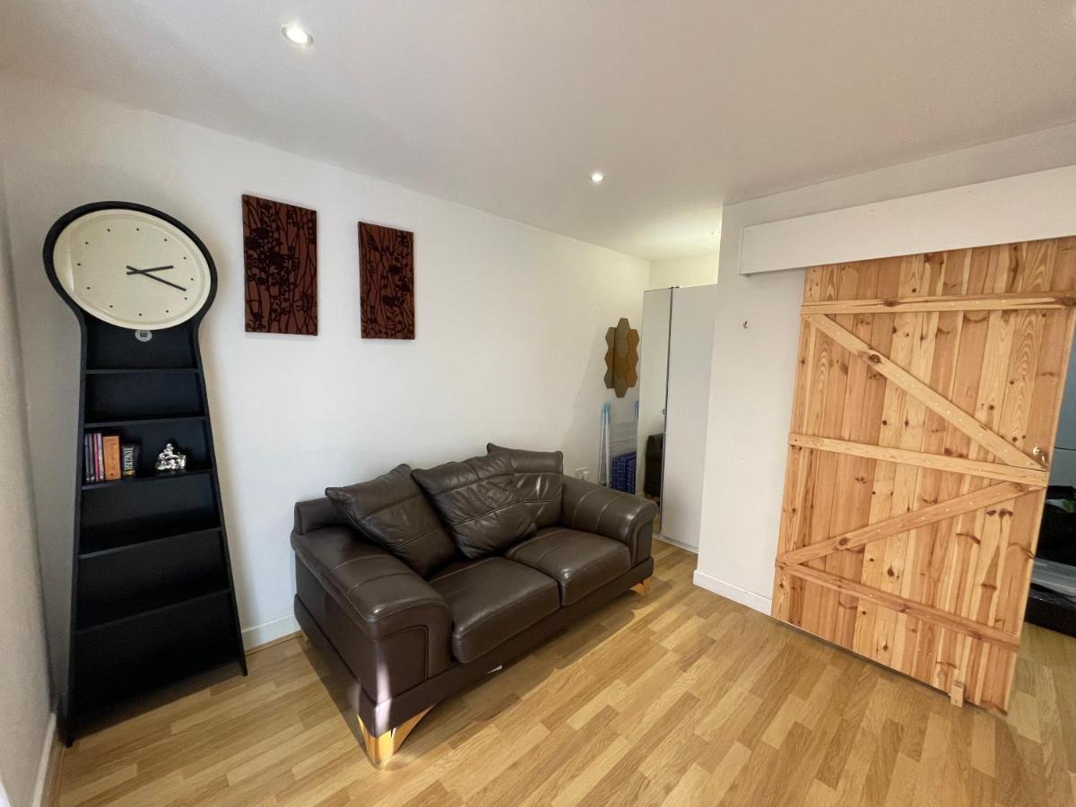 Entire Town Centre 2 Bedroom Apartment Very Close To Beach Μπόρνμουθ Εξωτερικό φωτογραφία